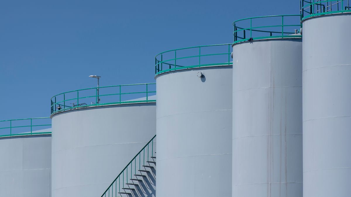 Industrial storage tanks